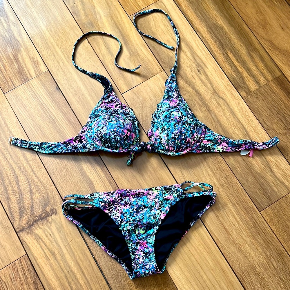 Victoria’s Secret bikini